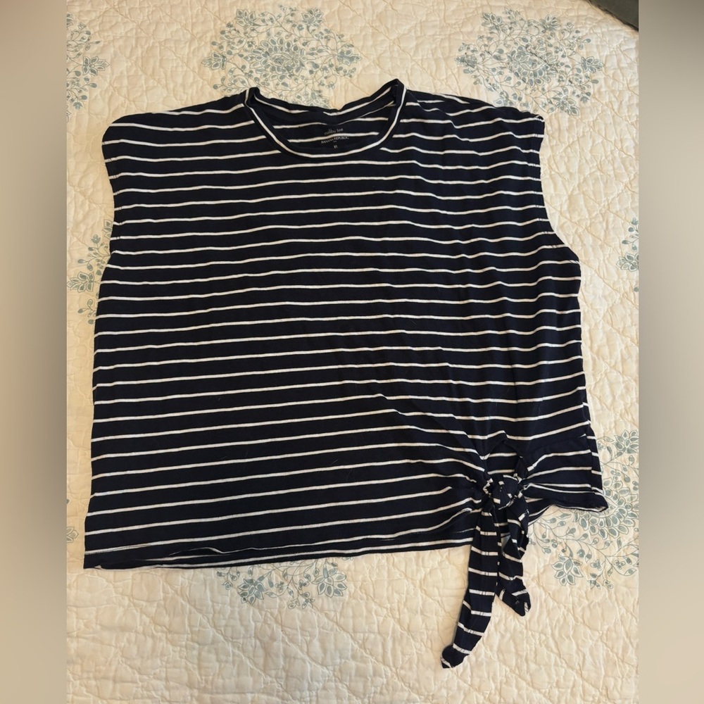 Banana Republic Navy and White Sleeveless Cropped Tee
